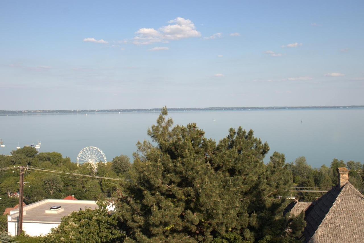 Gyoengyoem Apartman Balatonalmádi Exteriör bild