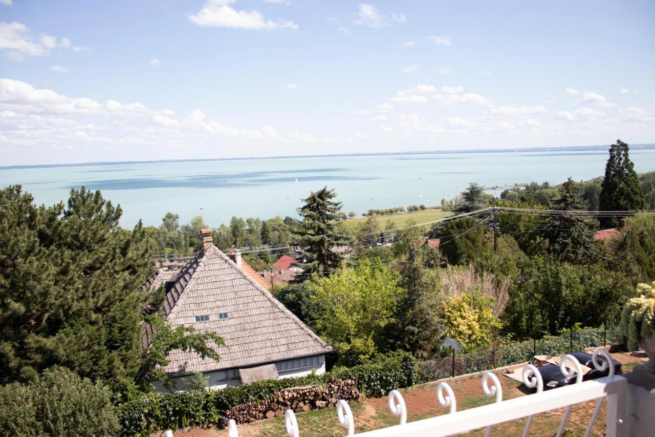 Gyoengyoem Apartman Balatonalmádi Exteriör bild