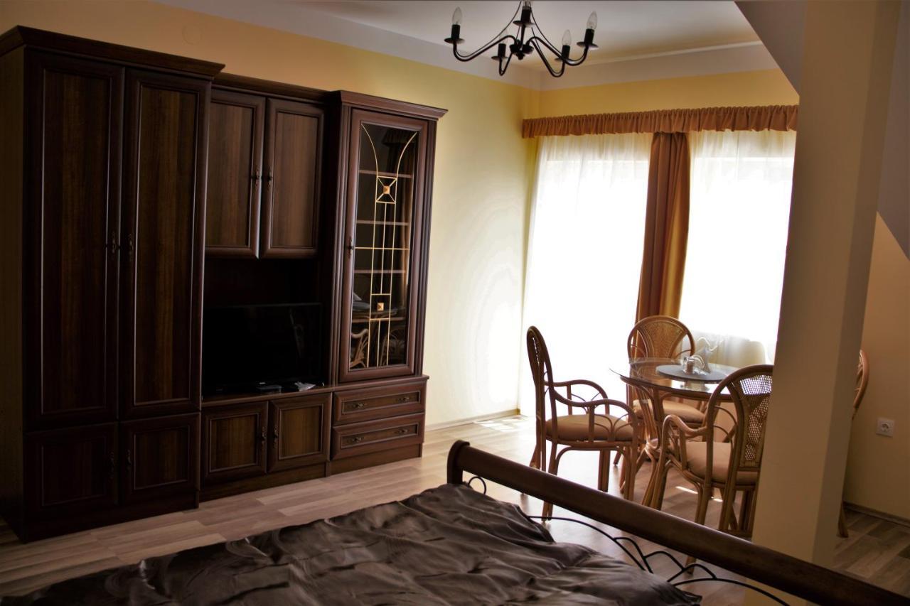 Gyoengyoem Apartman Balatonalmádi Exteriör bild